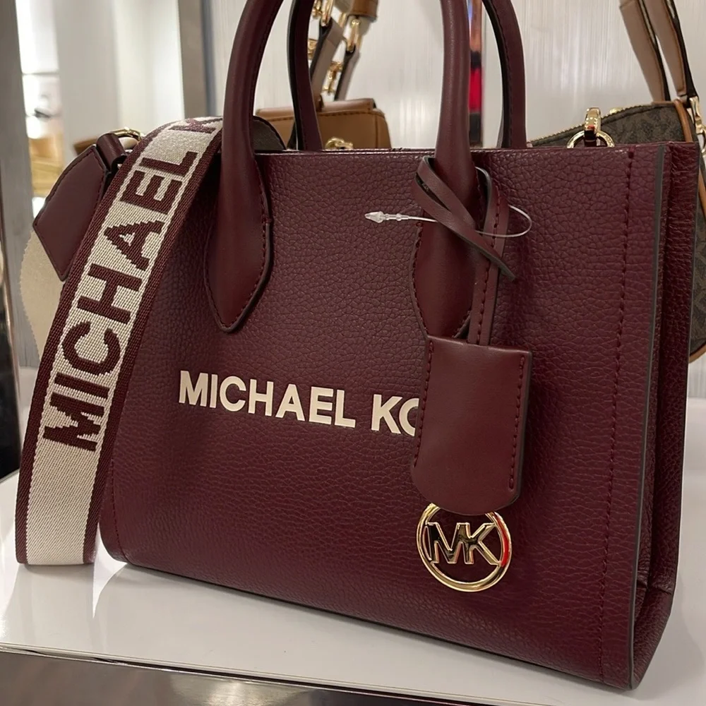 Michael Kors Mirella Small Pebbled Leather Crossbody Bag
Oxblood
NWT - Picture 10 of 16